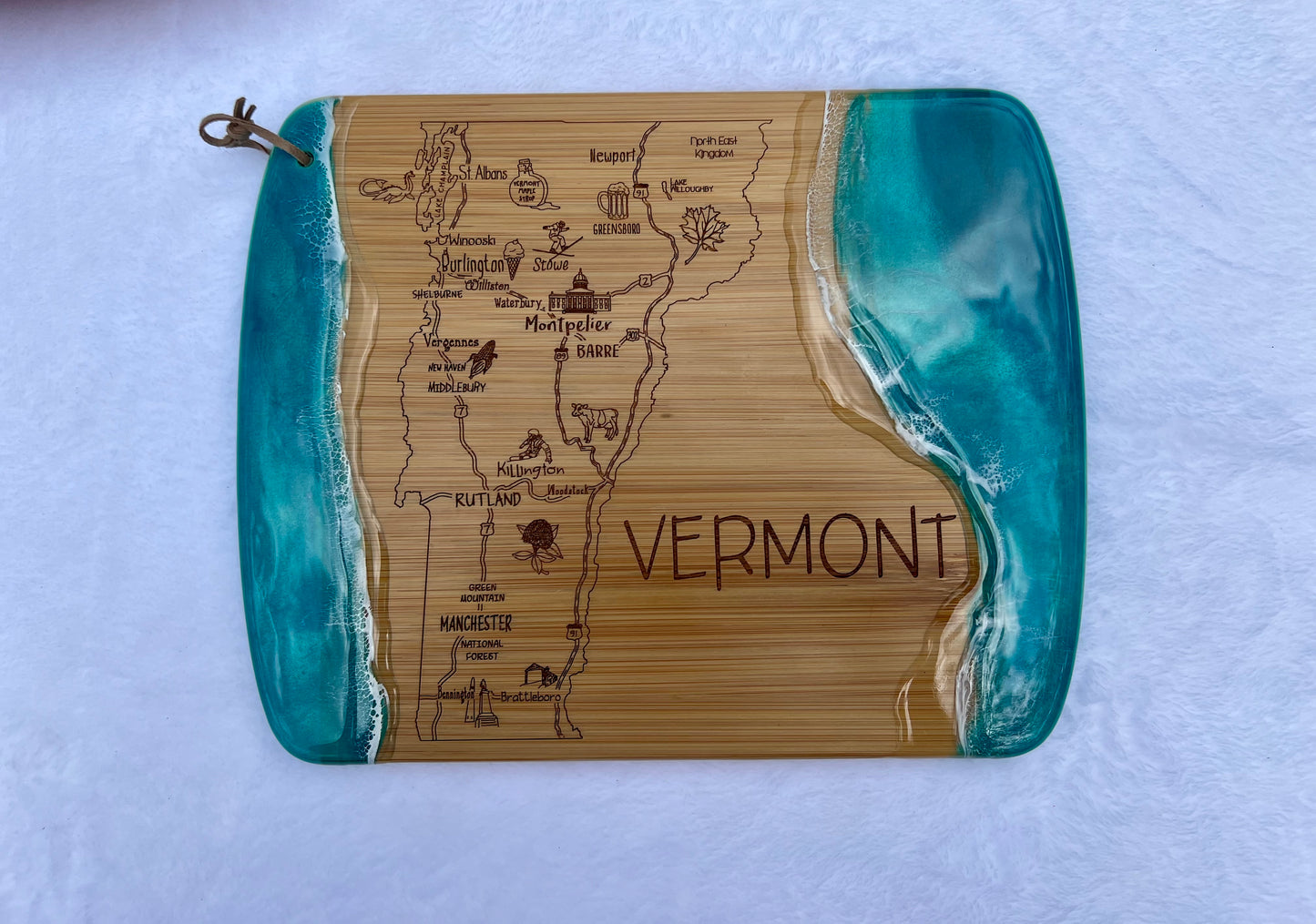 State of Vermont Engraved Map Charcuterie Board - Atlantic Color Scheme - Option 1