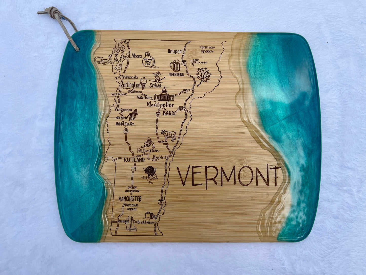 State of Vermont Engraved Map Charcuterie Board - Atlantic Color Scheme - Option 2