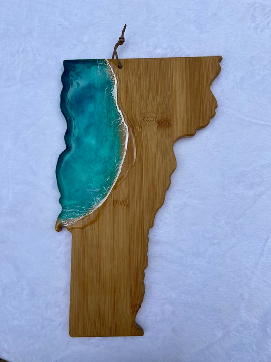 State of Vermont Shaped Charcuterie Board - Atlantic Color Scheme