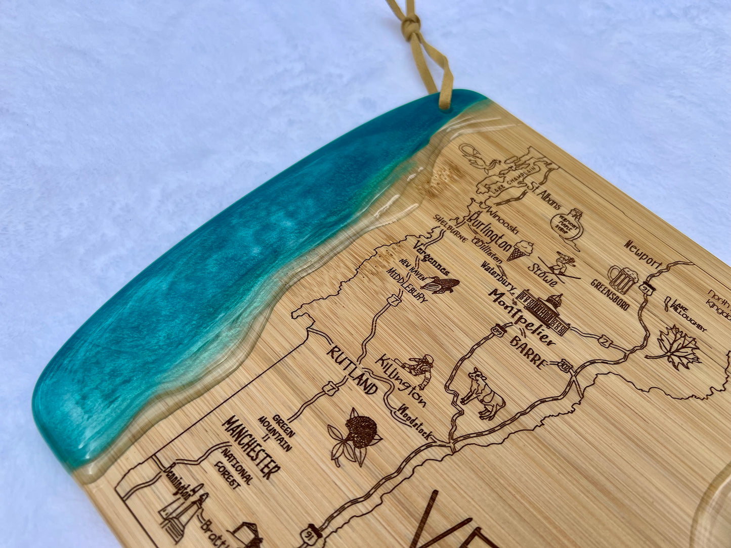 State of Vermont Engraved Map Charcuterie Board - Atlantic Color Scheme - Option 3